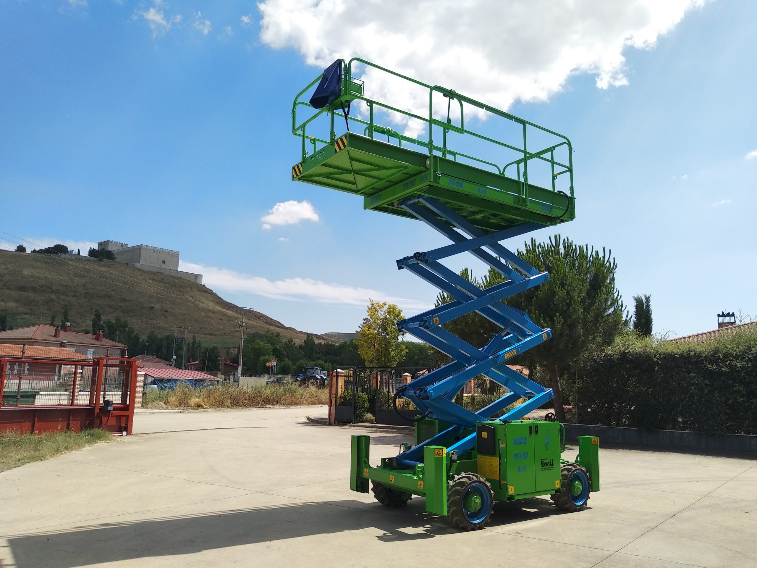 Plataforma De Tijera Diesel 12 M Emc Pe 12c 7840