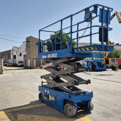 Plataforma Elevadora de Tijera Eléctrica Genie GS-2032 - Imagen 4