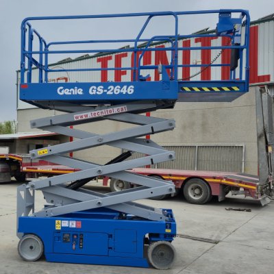 Plataforma de tijera eléctrica Genie GS-2646, ideal para trabajos en altura en interiores y exteriores.